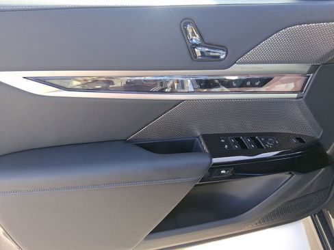 New 2026 BMW 750e xDrive w/ Executive Package image 12