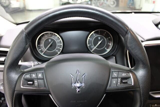 Used 2021 Maserati Ghibli S Q4 AWD/4WD image 18