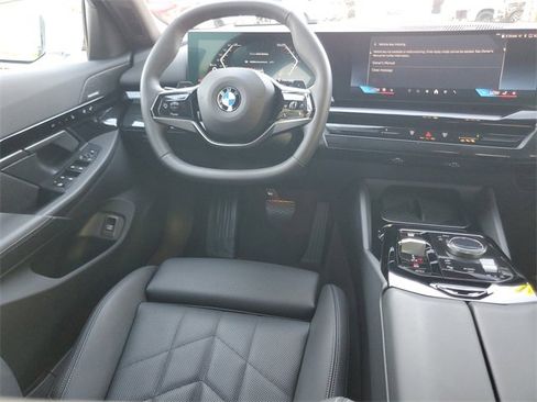 Used 2025 BMW 530i image 16