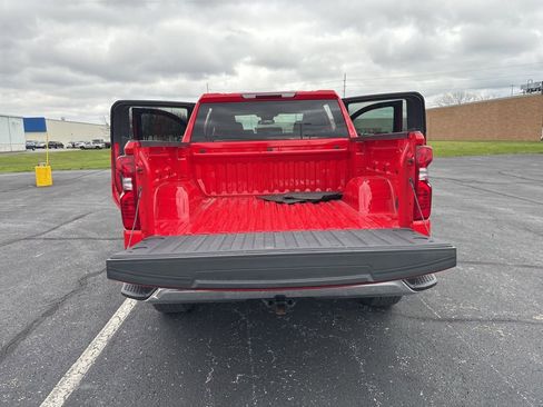 Used 2023 Chevrolet Silverado 1500 LT AWD/4WD image 19