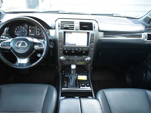 Used 2020 Lexus GX 460 Premium w/ Premium Package AWD/4WD image 11