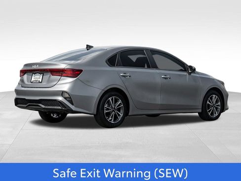 Used 2024 Kia Forte LXS w/ LXS Technology Package FWD image 7