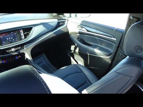 Used 2024 Buick Enclave Premium image 14