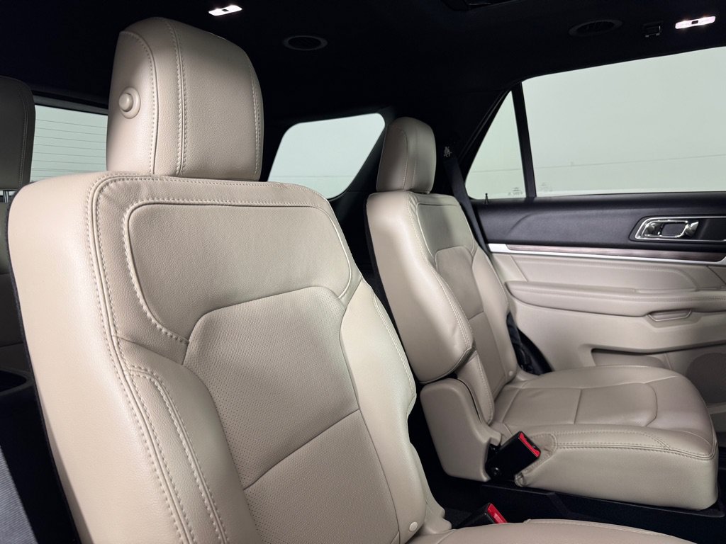 Used 2018 Ford Explorer Limited w/ Equipment Group 301A FWD image 30