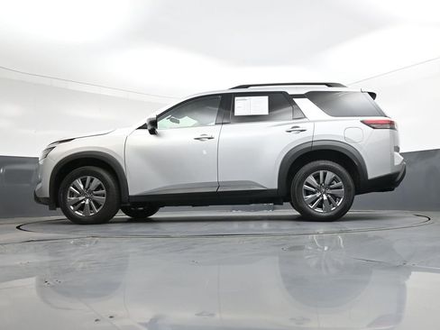 Used 2025 Nissan Pathfinder SV AWD/4WD image 49
