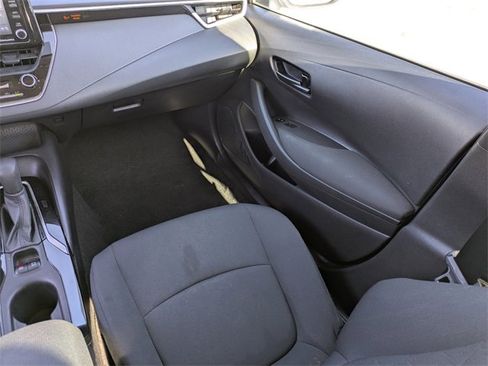 Used 2022 Toyota Corolla LE image 14