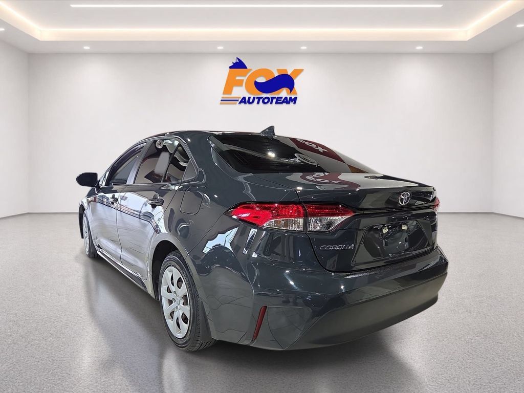 Certified 2025 Toyota Corolla LE FWD image 3