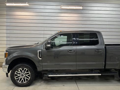 Used 2018 Ford F250 Lariat w/ Lariat Value Package AWD/4WD image 3