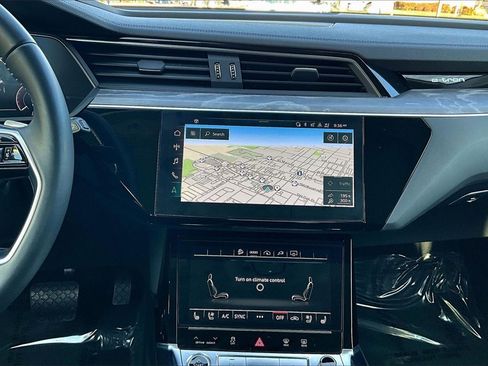 Used 2021 Audi e-tron Premium Plus w/ Premium Plus Package image 8