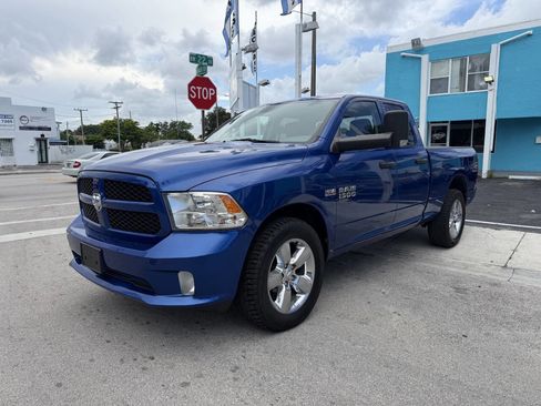 Used 2019 RAM 1500 Express w/ Express Value Package AWD/4WD image 3