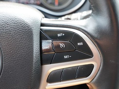 Used 2019 Jeep Cherokee High Altitude AWD/4WD image 34