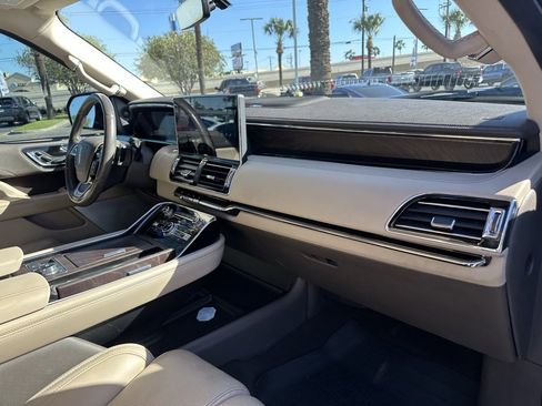 Used 2023 Lincoln Navigator L Reserve image 24