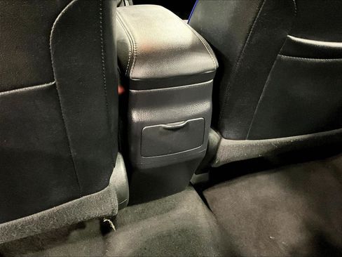 Used 2017 Toyota Corolla SE w/ Carpet Mat Package (TMS) FWD image 10