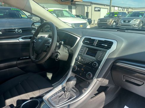 Used 2013 Ford Fusion SE FWD image 8