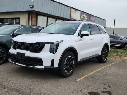 Certified 2025 Kia Sorento S w/ Panoramic Sunroof Package