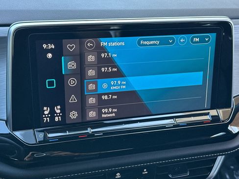 Used 2024 Volkswagen Atlas Cross Sport SE FWD image 17