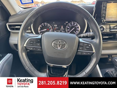 Used 2021 Toyota Highlander XLE image 15