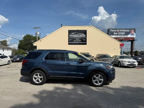 Used 2018 Ford Explorer XLT w/ Equipment Group 202A FWD image 8