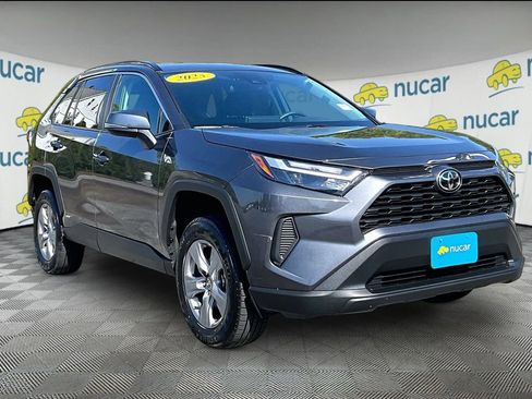 Used 2025 Toyota RAV4 XLE AWD/4WD image 1
