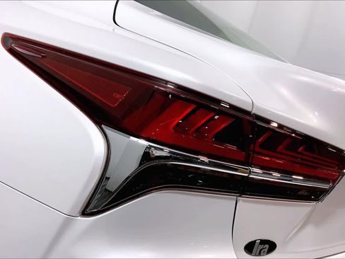 Used 2018 Lexus LS 500 AWD image 28