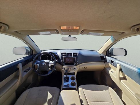 Used 2013 Toyota Highlander Base image 31