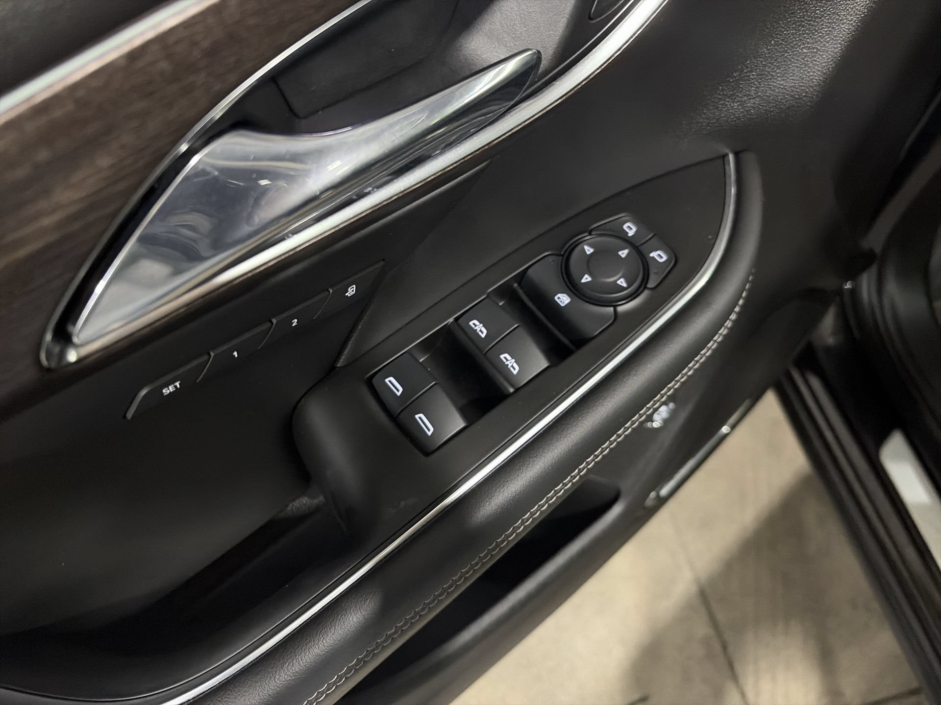 Used 2023 Buick Envision Avenir AWD/4WD image 26