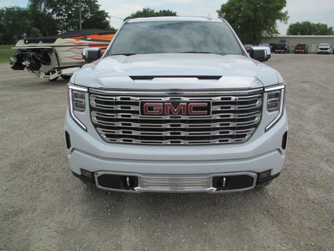 New 2026 GMC Sierra 1500 Denali w/ Denali Reserve Package AWD/4WD image 13