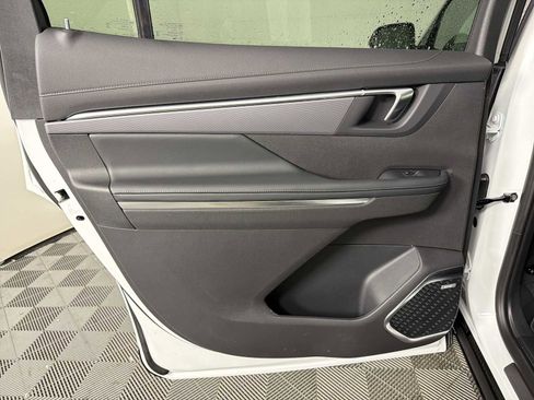 New 2026 Buick Enclave Sport Touring w/ Power Package image 21