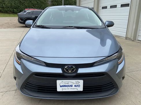 Used 2023 Toyota Corolla LE FWD image 3