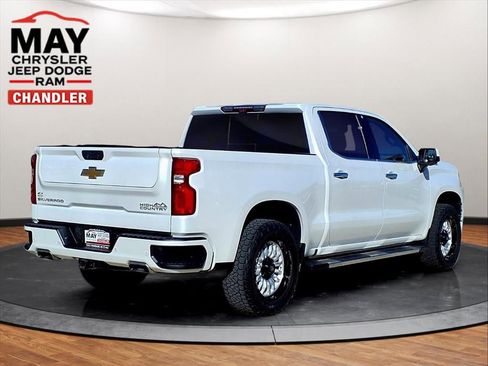 Used 2022 Chevrolet Silverado 1500 High Country w/ Technology Package AWD/4WD image 19