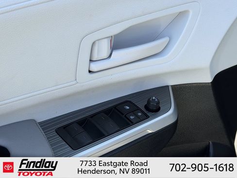 Certified 2025 Toyota Sienna LE FWD image 19