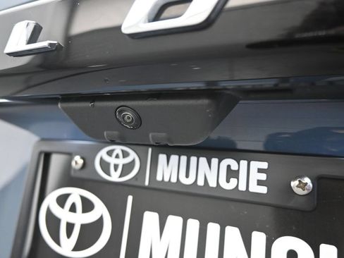 Used 2026 Ford Explorer Active AWD/4WD image 31