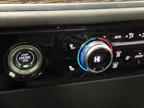 Used 2024 GMC Sierra 1500 Elevation image 7