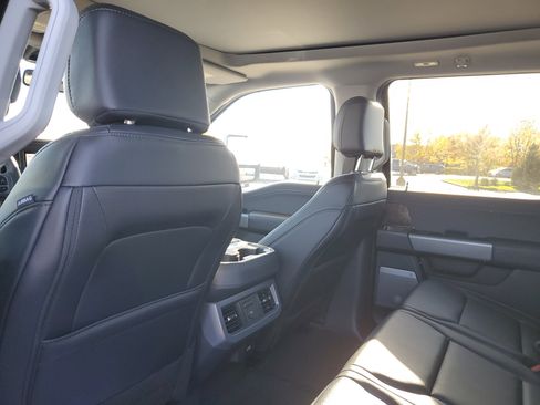 New 2026 Ford F250 Lariat w/ Black Appearance Package image 11