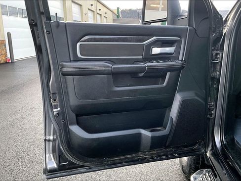 Used 2024 RAM 3500 Big Horn image 24