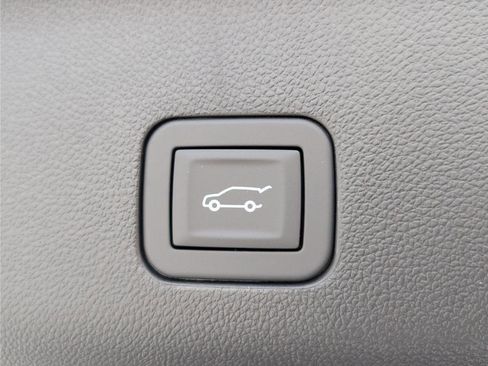 New 2026 Chevrolet Suburban Premier image 12