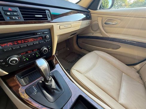 Used 2011 BMW 328i xDrive Sedan image 17