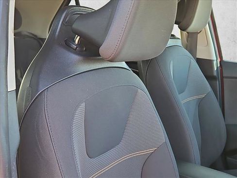 Used 2025 Kia Niro LX FWD image 15