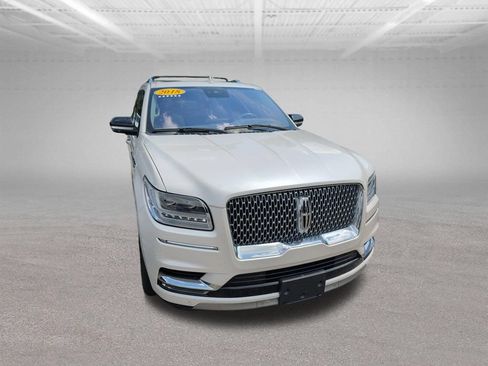 Used 2018 Lincoln Navigator Select w/ Technology Package RWD image 20