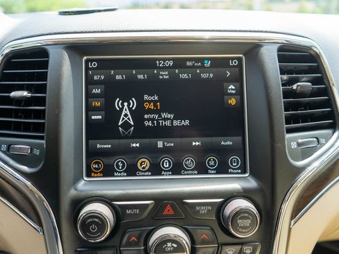 Used 2018 Jeep Grand Cherokee Limited w/ Luxury Group II AWD/4WD image 23