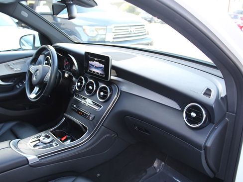 Used 2019 Mercedes-Benz GLC 300 4MATIC image 22