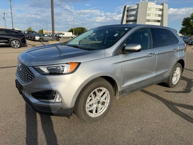 Used 2024 Ford Edge SEL w/ Convenience Package AWD/4WD image 6