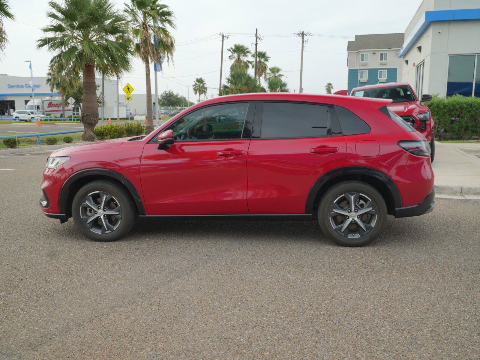 Used 2025 Honda HR-V EX-L image 8