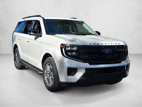 New 2025 Ford Expedition Active image 7