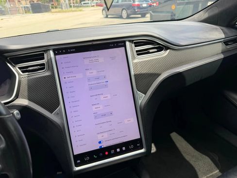 Used 2017 Tesla Model S 75 RWD image 17
