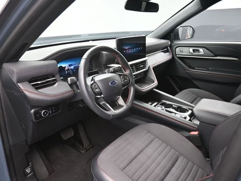 Used 2025 Ford Explorer ST-Line image 19