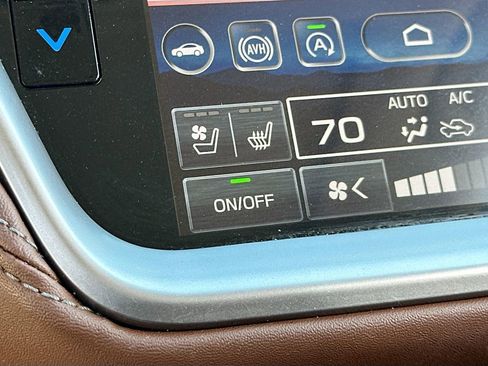 Used 2021 Subaru Outback Touring w/ Popular Package #2 image 21