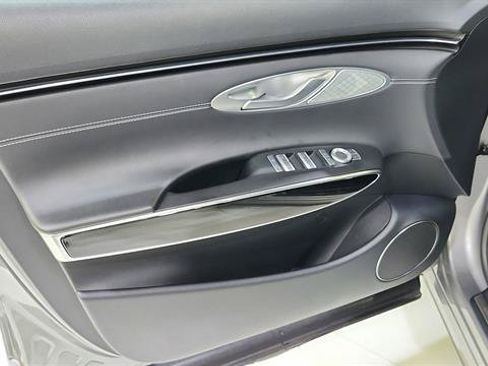 Used 2025 Genesis GV70 2.5T AWD/4WD image 20