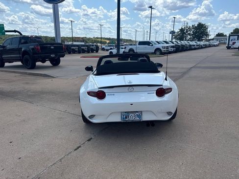 Used 2023 MAZDA MX-5 Miata Grand Touring RWD image 3