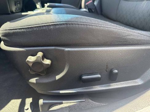Used 2011 Ford Fusion SE FWD image 8